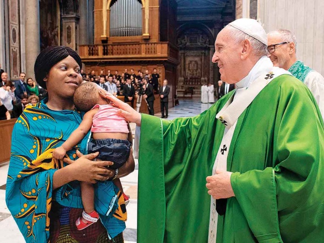 Papa Francisco repudia engaños a migrantes