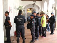 Cumple Ayuntamiento capitalino a policías con entrega de compensación salarial de FORTASEG