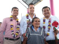 Entrega Alejandro Murat espacios de esparcimiento y deporte en Zimatlán de Álvarez