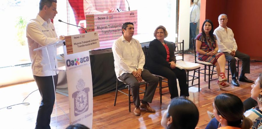 Gobierno de Oaxaca comprometido con el empoderamiento de las mujeres: Alejandro Murat