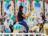 Niñas y niños disfrutan talleres de verano en parques públicos