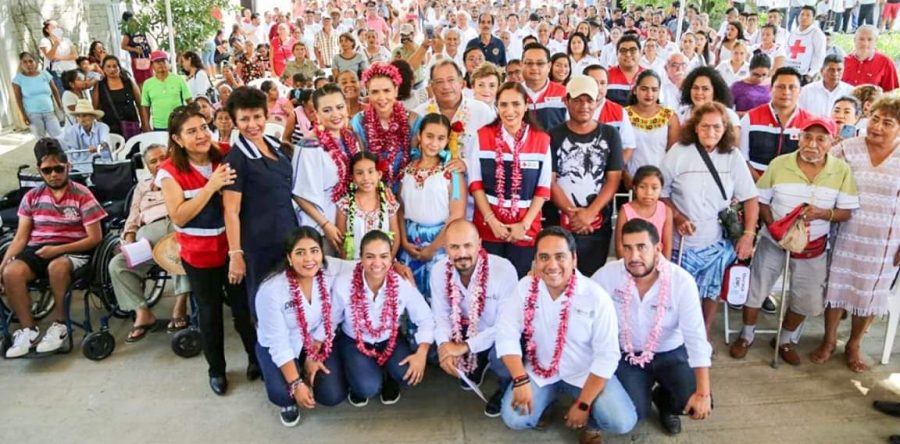 Ivette Morán de Murat entrega apoyos por más de 1 MDP  en la región de la Costa oaxaqueña