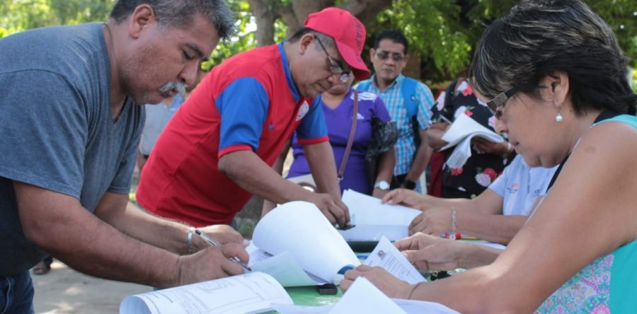 Entrega IEEPO mobiliario y equipo en beneficio de más de 5 mil estudiantes de la región del Istmo