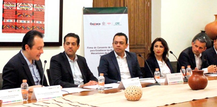 Firman Sefin y CFE convenio de colaboración  en materia de recaudación fiscal