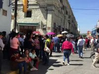 Radicaliza STEUABJO protestas; toma 6 calles de la capital