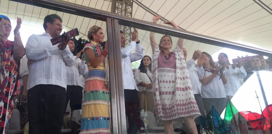 Asiste esposa de AMLO a la Guelaguetza