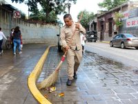 Reconoce Ayuntamiento de Oaxaca de Juárez ardua labor de barrenderas y barrenderos municipales