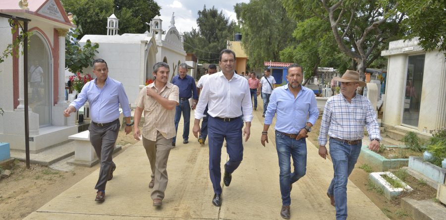 Verifica edil Oswaldo García condiciones  de panteones de Oaxaca de Juárez
