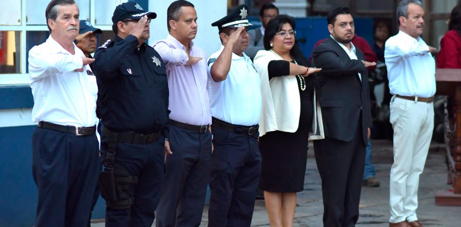 Entregan distinciones a 40 policías de Oaxaca de Juárez por actuar con valentía y honestidad