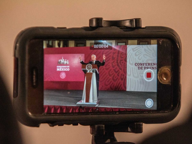 Tras subasta de casas, da López Obrador mensaje