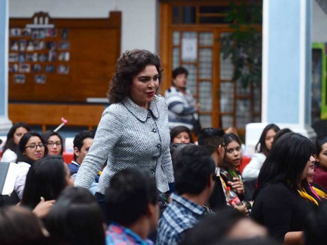 Tras ‘elección vergonzosa’, Ivonne Ortega renuncia al PRI