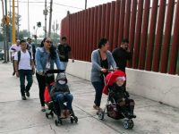 Acuden a San Lázaro padres de niños con cáncer