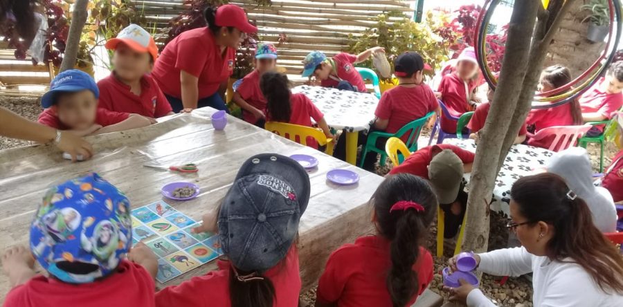 Manualidades fomentan creatividad de niños y niñas