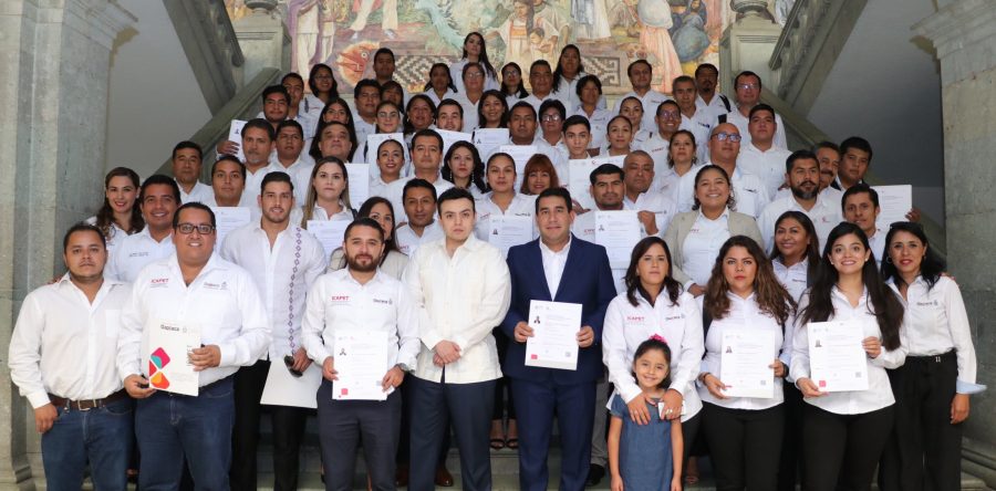 Entrega Icapet certificados del Conocer   en materia de competencias laborales