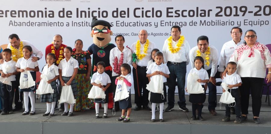 Fortalecimiento a escuelas indígenas, prioridad del Gobierno de Alejandro Murat en este ciclo escolar 2019-2020