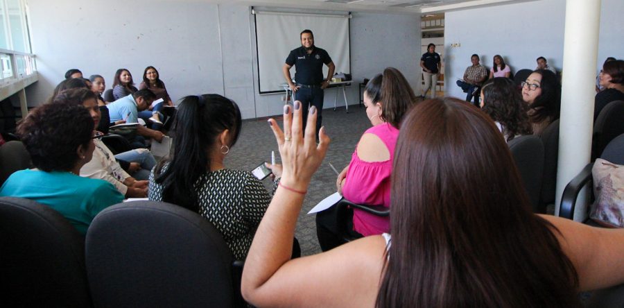 Fortalecen comunicación asertiva en el servicio público