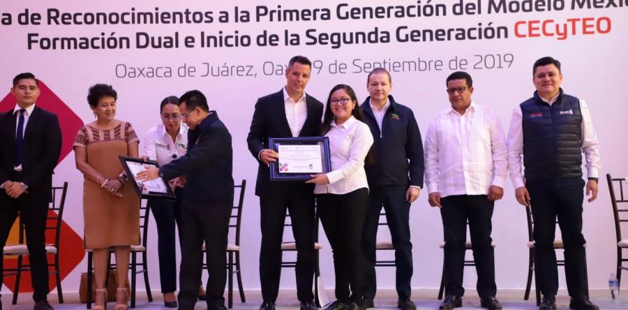 Oaxaca a la vanguardia en la Formación Dual de jóvenes competitivos: Alejandro Murat
