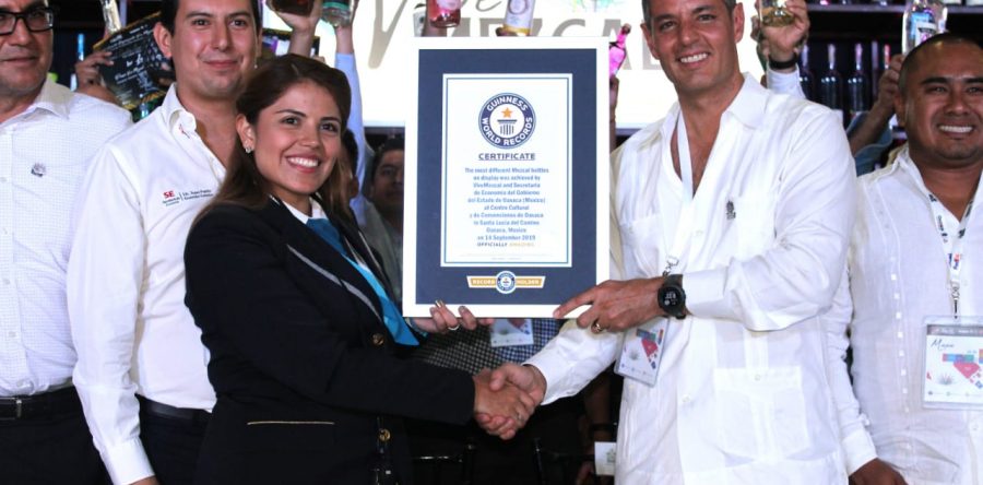 Logra Oaxaca Récord Guinness en el día de cierre  del Foro Internacional Vive Mezcal