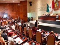 ¿Crisis constitucional por violar los diputados la Constitución?: Alfredo Martínez de Aguilar