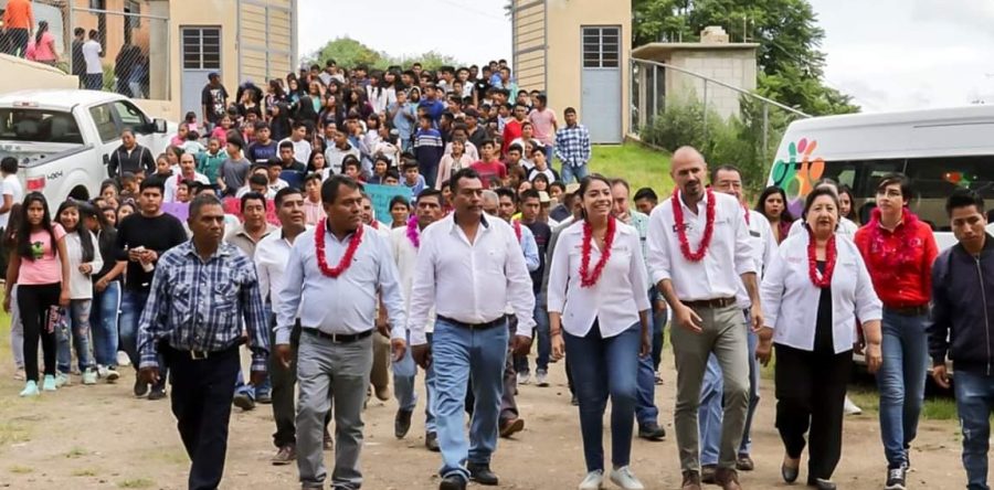 Mixteca recibe con beneplácito los servicios de la caravana DIF