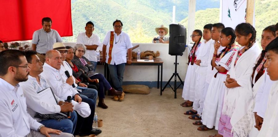 El IEEPO y la Dirección Indígena de la SEP visitan Secundaria Comunitaria de San Andrés Solaga
