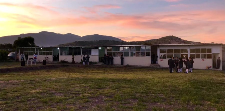 Con diálogo atiende IEEPO planteamientos de la Escuela Secundaria Técnica 256