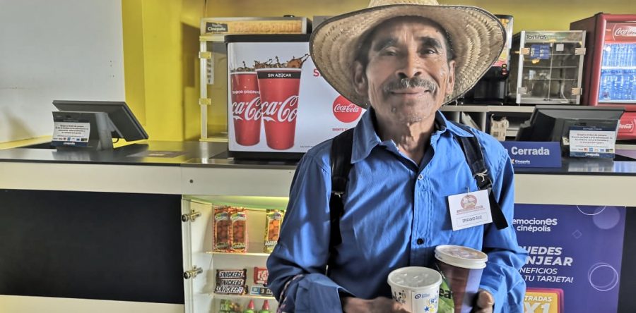 Acerca Sepia la experiencia del cine a más de 800 niñas, niños y adultos mayores
