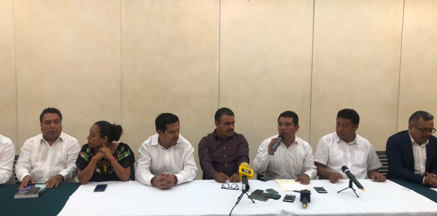 Apoyan priistas y perredistas a Armando Contreras para dirigir a MORENA en Oaxaca