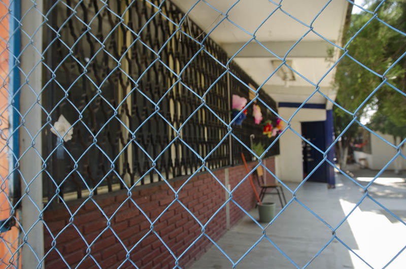 Recomienda IEEPO resguardar los planteles escolares para evitar robos