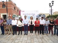 Entrega DIF Municipal de Oaxaca de Juárez  11 contenedores de PET para la ciudad