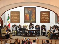 Cabildo de la capital exhorta a la población a usar arena húmeda en floreros de panteones