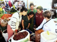 Garantizan Ayuntamiento y PROFECO kilos exactos en el Mercado de Abasto