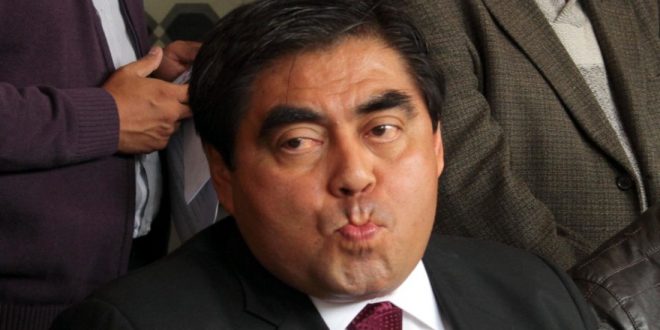 Senado pedirá una disculpa pública a Barbosa, gobernador de Puebla