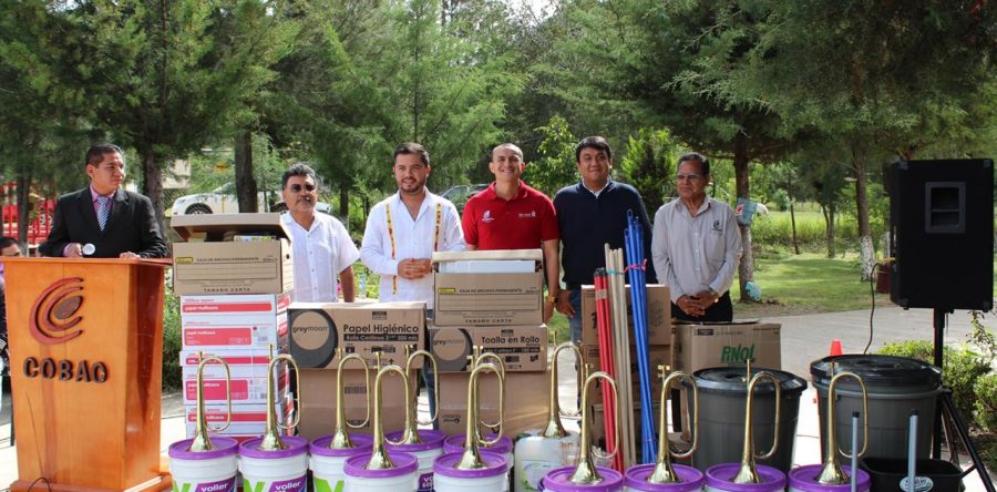 Fortalece Cobao con equipamiento a planteles de la Mixteca