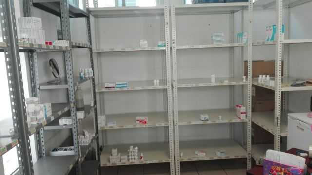 Farmacias privadas aprovechan desabasto de medicamentos en gobierno
