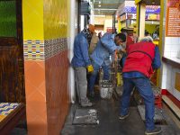 Realiza SAPAO acciones de desazolve y limpieza de la red sanitaria del mercado 20 de Noviembre