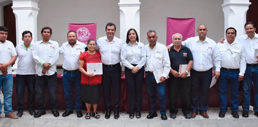 Reconoce Oswaldo García invaluable labor de carteros