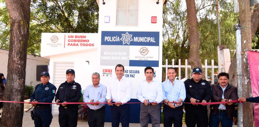 Rehabilita Oswaldo García Módulo de Policía en San Martín Mexicapam