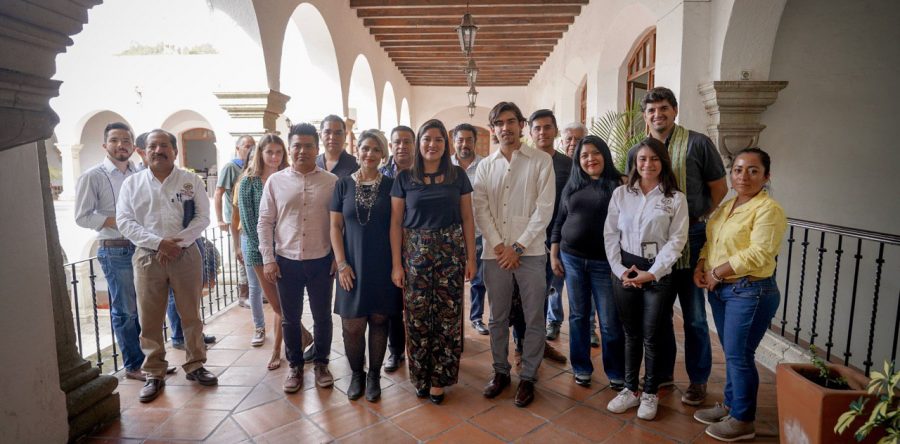 Se exhibe la obra “Símbolos Mágicos” en el Palacio Municipal de Oaxaca de Juárez