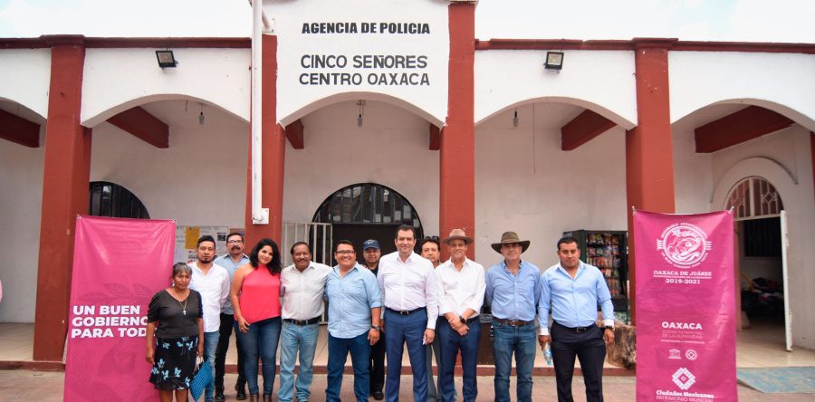 Socializa Oswaldo García proyecto de renovación de alumbrado público en Cinco Señores