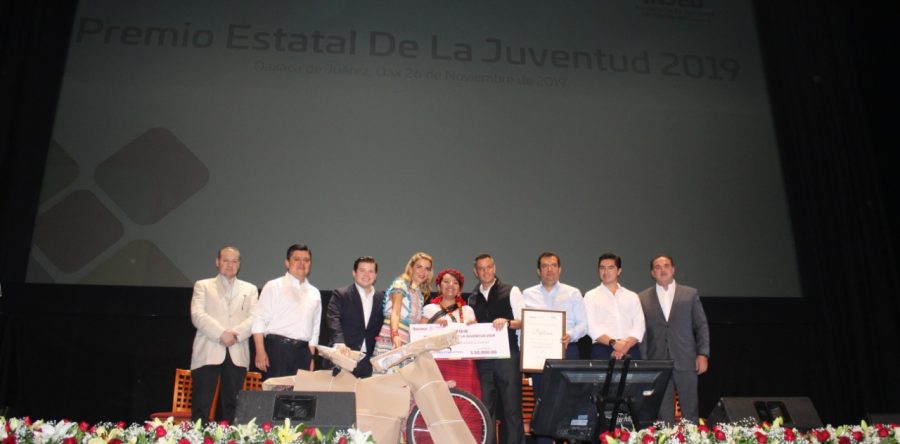 Entrega Alejandro Murat el Premio Estatal de la Juventud 2019