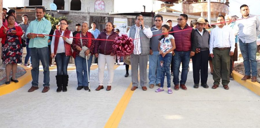 Gobierno municipal de Tlaxiaco entrega 3 obras más a beneficio de habitantes de la Purísima, Cruz del Tabaco y El Mirador