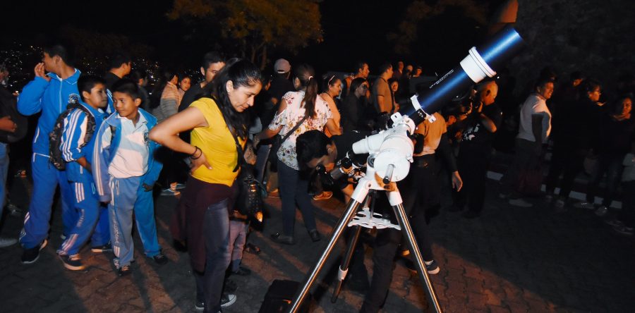 Más de 6 mil personas acudieron a la Noche de las Estrellas de Oaxaca de Juárez