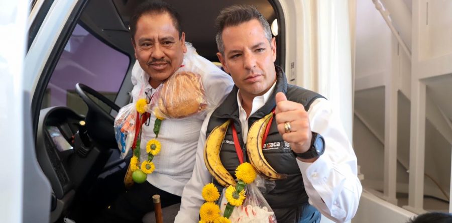 Entrega Alejandro Murat camión recolector de residuos sólidos a Ixtlahuaca