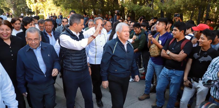 Entrega AMH infraestructura carretera, educativa y apoyos económicos por más de 72 mdp en la Mixteca