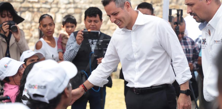 Inaugura Alejandro Murat e Ivette Morán, obras de “Monte Albán Accesible”