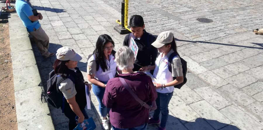 Atienden Embajadores Turísticos de la Sectur a visitantes nacionales y extranjeros