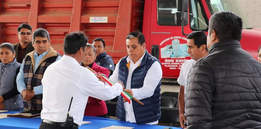 Presidente Municipal tomó protesta a nuevas autoridades auxiliares de las agencias Santa María Cuquila y Villa de las Flores