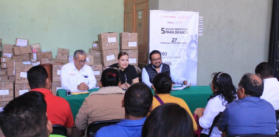 Entrega Seculta acervo bibliográfico a cinco nuevas bibliotecas en Oaxaca