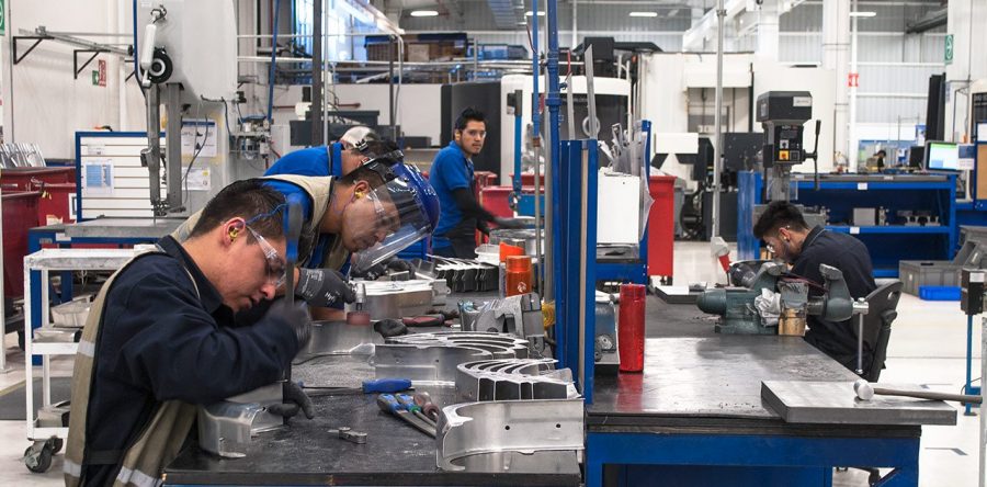 Piden en el Senado posponer discusión sobre outsourcing